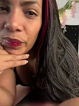 ArielleMillerr- online show from May 20, 2026, 5:21 pm