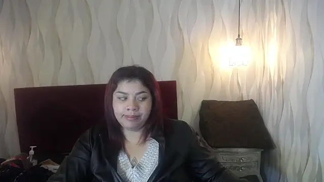 danna garza online show from December 4, 2025, 4:11 am