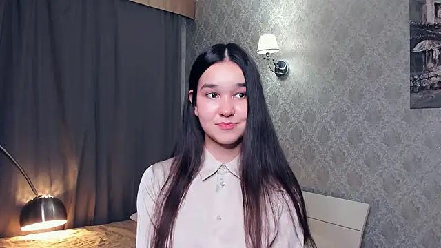 MeliaMelchiori online show from December 2, 2025, 9:27 pm