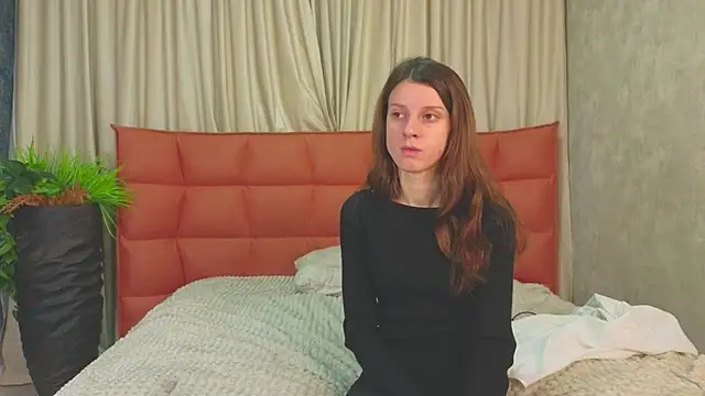 VelvetNyxen online show from December 18, 2025, 2:43 pm