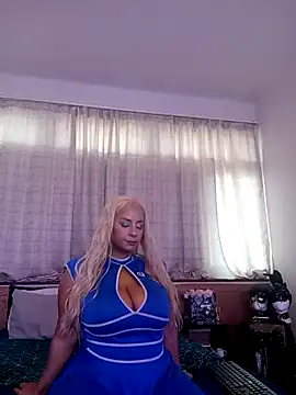 Snapshot of LaReineCleo chatting on May 12, 2026, 10:10 am LaReineCleo online show from May 12, 2026, 10:10 am