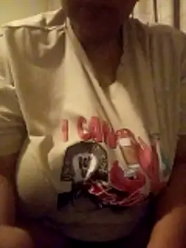 Snapshot of LaReineCleo chatting on March 28, 2026, 12:33 am LaReineCleo online show from March 28, 2026, 12:33 am