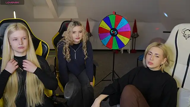 Kara cat online show from December 5, 2025, 3:32 pm