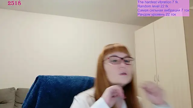 Foxy-lady online show from June 27, 2026, 12:33 pm