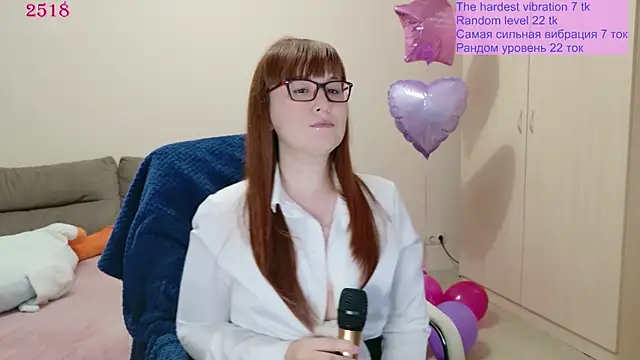 Foxy-lady online show from June 7, 2026, 7:46 am