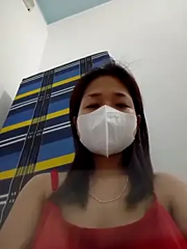 PamPii2x online show from May 12, 2026, 9:32 pm