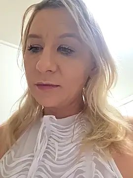 KaylinJan online show from December 19, 2025, 5:10 am