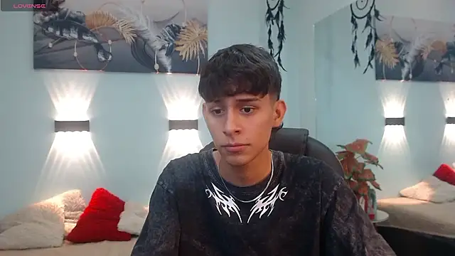 Snapshot of DraxBlade09 chatting on February 3, 2026, 1:05 pm DraxBlade09 online show from February 3, 2026, 1:05 pm