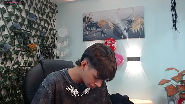 Snapshot of DraxBlade09 chatting on February 11, 2026, 1:22 pm DraxBlade09 online show from February 11, 2026, 1:22 pm