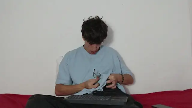 Dio  morningstar online show from April 3, 2026, 12:11 pm