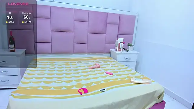 NoahJhonson69 online show from December 2, 2025, 6:53 pm