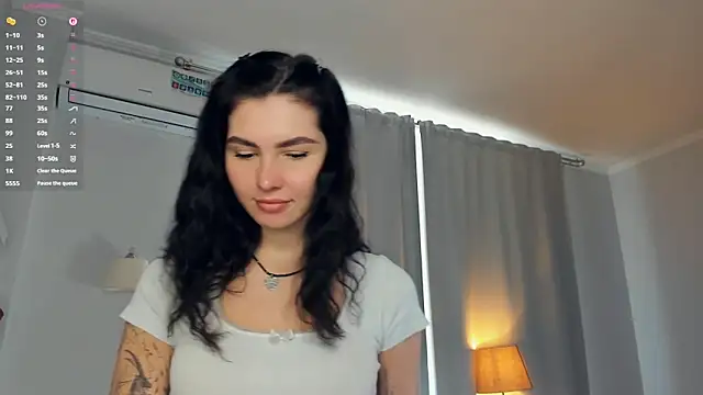 Snapshot of FeliciaKogen chatting on February 4, 2026, 7:03 am FeliciaKogen online show from February 4, 2026, 7:03 am