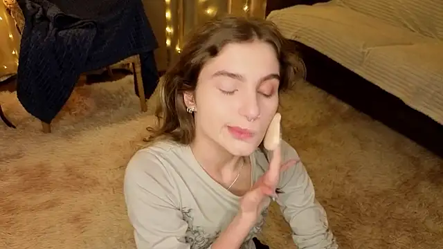 RozanneJordan online show from April 9, 2026, 5:19 pm