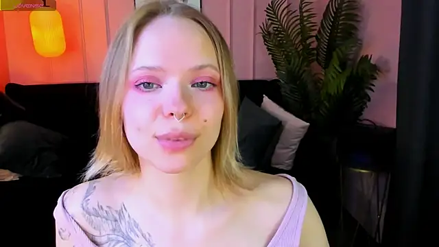 lucy loy online show from April 29, 2026, 8:18 am