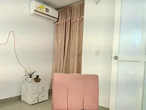 Luna lexy04 online show from April 1, 2026, 8:48 am