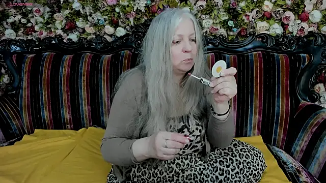 mariabelladonna online show from April 17, 2026, 11:40 pm