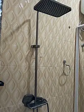 limo266 online show from December 18, 2025, 11:47 am