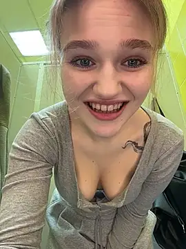 Snapshot of RussianWoman chatting on February 20, 2026, 9:44 am RussianWoman online show from February 20, 2026, 9:44 am