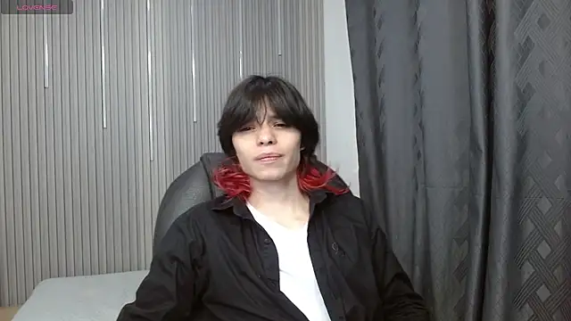 Snapshot of Sylasfrost chatting on March 16, 2026, 1:35 am Sylasfrost online show from March 16, 2026, 1:35 am