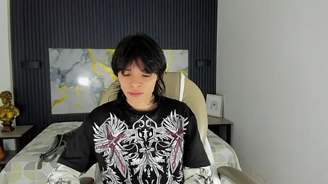 Snapshot of Sylasfrost chatting on December 2, 2025, 7:37 pm Sylasfrost online show from December 2, 2025, 7:37 pm