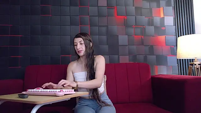 Snapshot of GracieCollins chatting on December 16, 2025, 2:10 pm GracieCollins online show from December 16, 2025, 2:10 pm