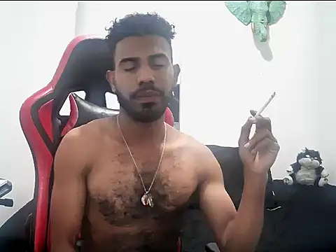 alberthot11 online show from November 22, 2025, 5:06 am