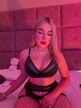 NathalieRoss1 online show from June 2, 2026, 2:28 pm