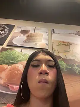 Celeste villanueva  online show from December 16, 2025, 1:48 pm