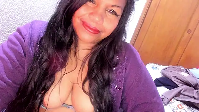 Snapshot of ebonycamelia chatting on April 26, 2026, 11:35 pm ebonycamelia online show from April 26, 2026, 11:35 pm