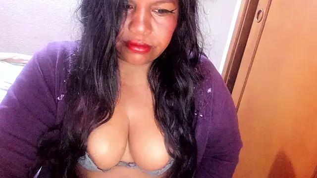 Snapshot of ebonycamelia chatting on June 7, 2026, 11:37 am ebonycamelia online show from June 7, 2026, 11:37 am