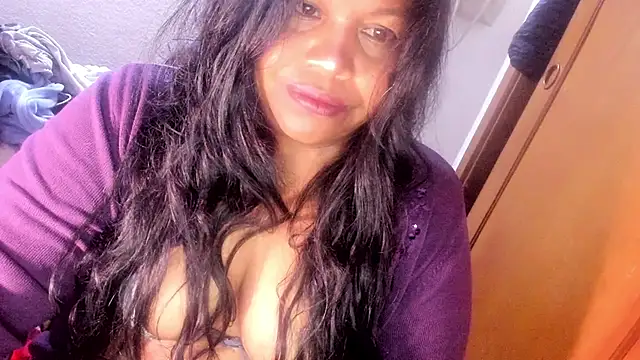 Snapshot of ebonycamelia chatting on May 29, 2026, 11:00 pm ebonycamelia online show from May 29, 2026, 11:00 pm