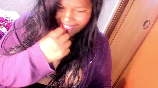 Snapshot of ebonycamelia chatting on June 4, 2026, 8:57 pm ebonycamelia online show from June 4, 2026, 8:57 pm