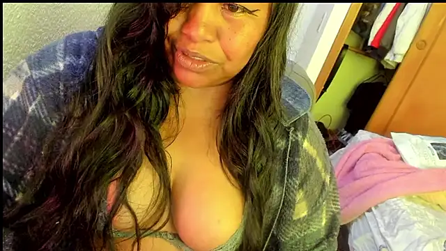 Snapshot of ebonycamelia chatting on January 13, 2026, 6:45 pm ebonycamelia online show from January 13, 2026, 6:45 pm