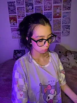 Valen-Foxx1 online show from December 15, 2025, 5:35 am