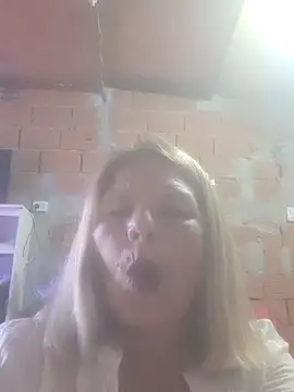 Snapshot of Sandra_luvv chatting on November 19, 2025, 8:20 pm Sandra luvv online show from November 19, 2025, 8:20 pm