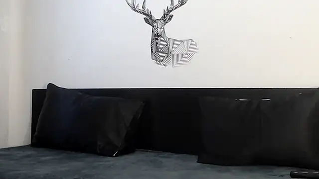 sweetl30 online show from February 19, 2026, 6:43 am