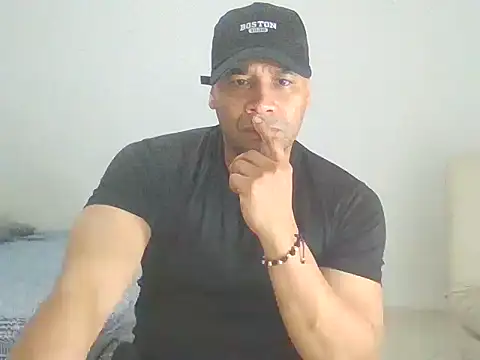 musclehetero online show from December 1, 2025, 11:05 pm