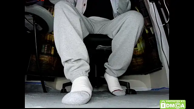 justshutupandwatch online show from February 4, 2026, 5:41 pm