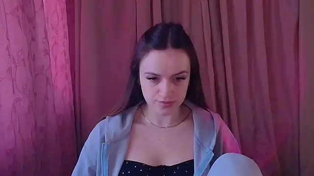 Illa May online show from February 20, 2026, 7:43 am