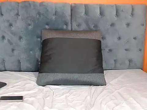 SEXYBUBBLES xXx online show from November 19, 2025, 9:15 pm