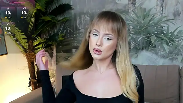 Snapshot of ChloeeBee chatting on November 19, 2025, 5:13 pm ChloeeBee online show from November 19, 2025, 5:13 pm