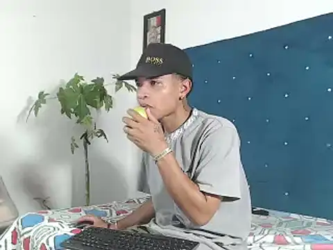 crissex3 online show from April 5, 2026, 12:17 am