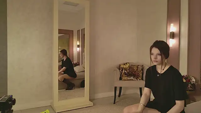 LilyLevine online show from December 5, 2025, 6:34 am