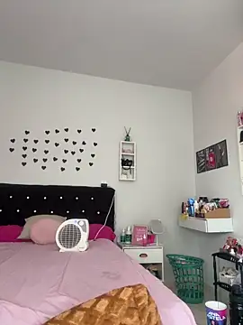 melyssaa23 online show from March 6, 2026, 2:56 pm