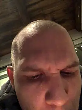 Spielzeugtwink online show from November 28, 2025, 10:32 pm