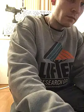 Spielzeugtwink online show from January 15, 2026, 12:47 am