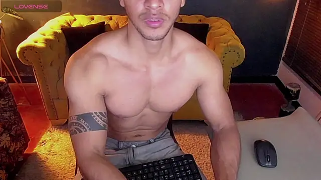 Snapshot of tayler_luke chatting on November 26, 2025, 1:49 am tayler luke online show from November 26, 2025, 1:49 am