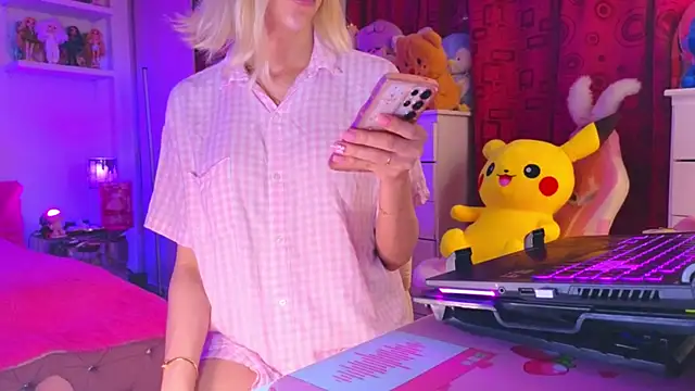 MadamBarbiee online show from December 1, 2025, 11:27 pm