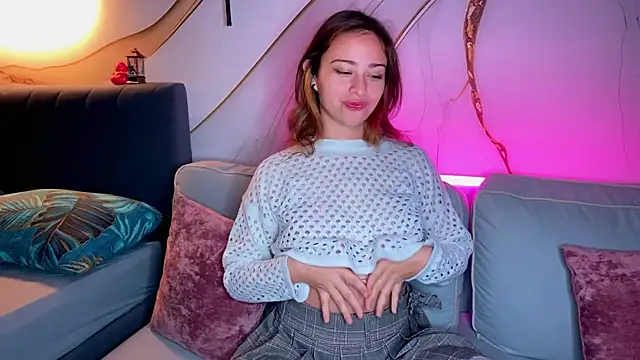 princess of attention online show from December 17, 2025, 5:29 pm