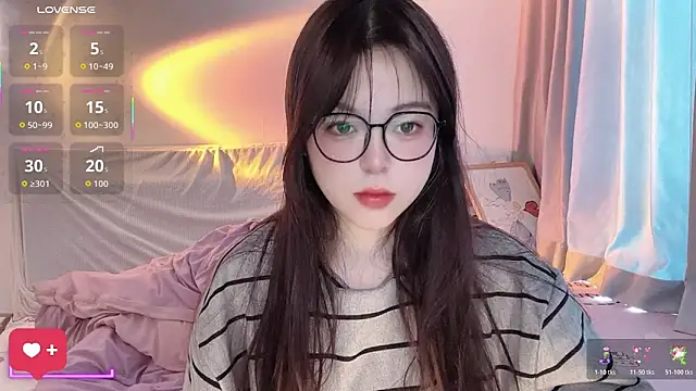 Snapshot of -Angela chatting on November 30, 2025, 3:40 am -Angela online show from November 30, 2025, 3:40 am